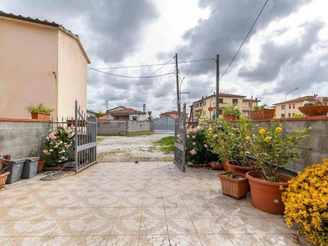 Villa Indipendente in vendita a Pettori, Cascina