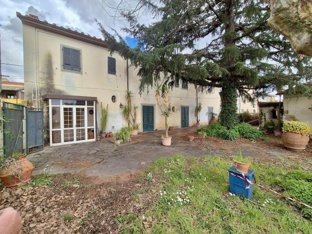Villa Indipendente in vendita a Navacchio, Cascina
