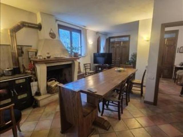 Villa Indipendente in vendita a Asciano, Toscana