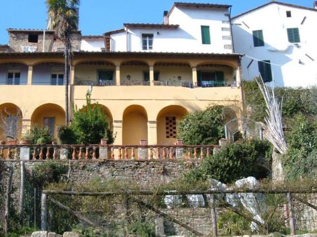Villa Indipendente in vendita a Uzzano E Castello, Pistoia