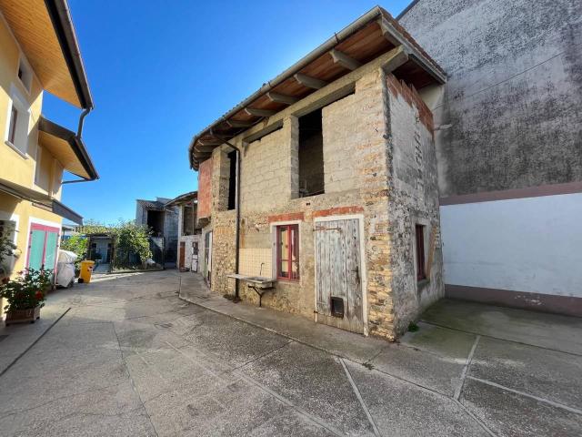 Villa Indipendente in vendita a Dignano, Friuli-Venezia Giulia