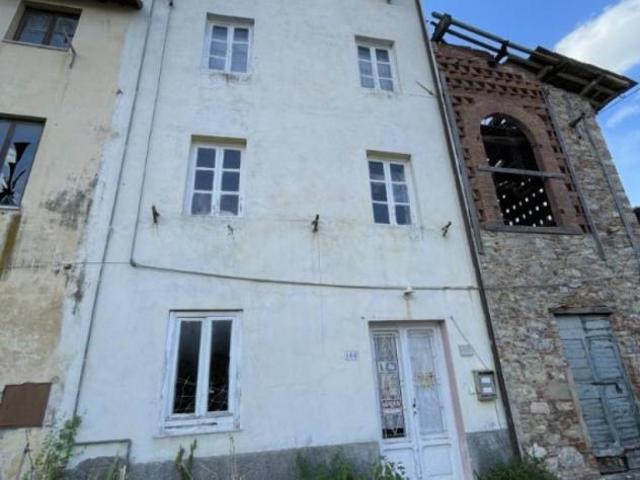 Villa Indipendente in vendita a Bagni Di Lucca Ponte, Toscana