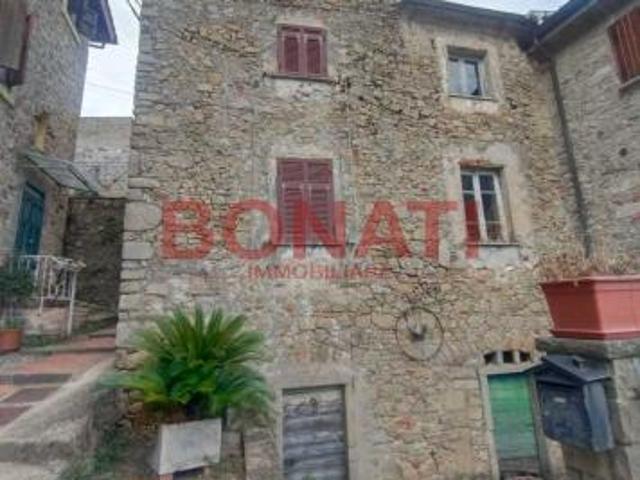 Appartamento in vendita a Follo, Liguria