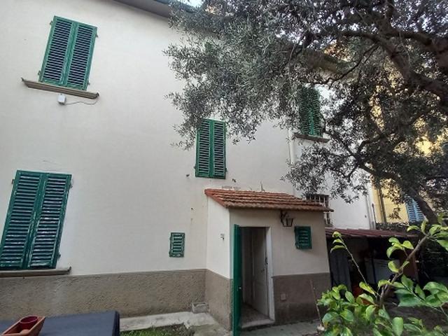 Villa Indipendente in vendita a Follonica, Toscana