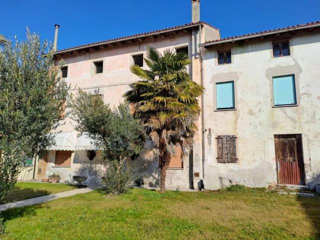 Villa Indipendente in vendita a Gruaro, Veneto