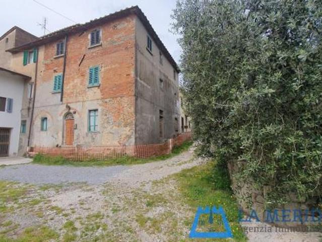 Villa Indipendente in vendita a Lamporecchio, Toscana