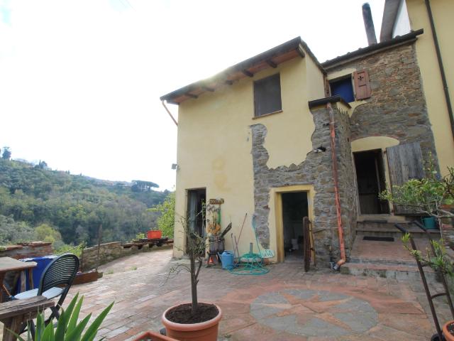 Villa Indipendente in vendita a Lamporecchio, Toscana