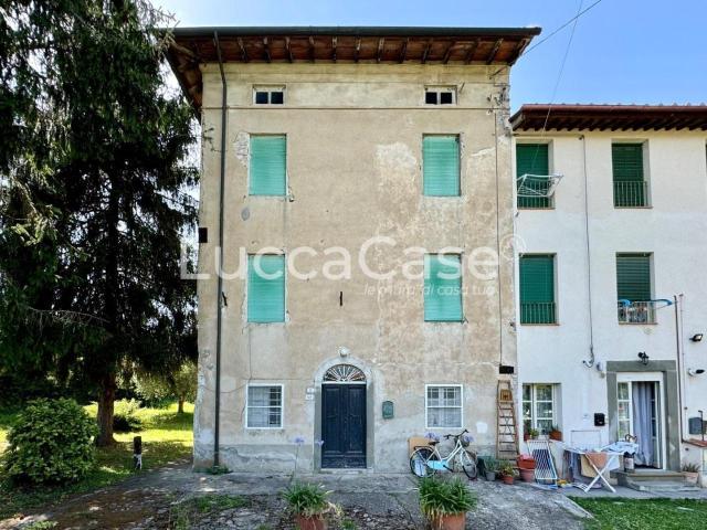 Villa Indipendente in vendita a Pozzuolo, Bagni Di Lucca Ponte