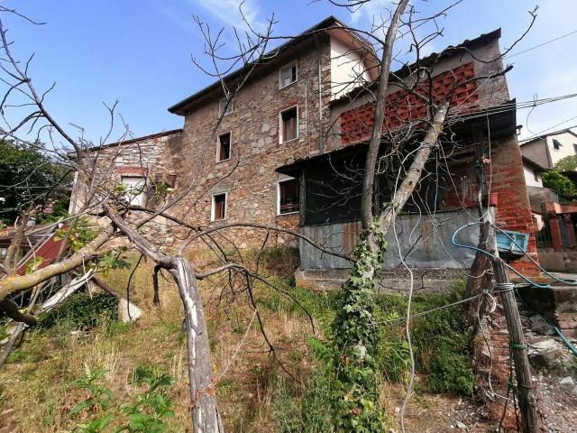 Villa Indipendente in vendita a Bagni Di Lucca Ponte, Toscana