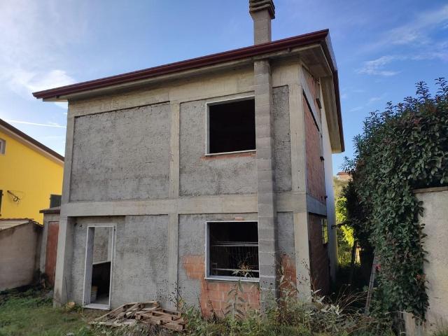 Villa Indipendente in vendita a L'Annunziata, Luni