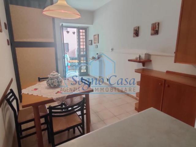 Villa Indipendente in vendita a Isola, Luni