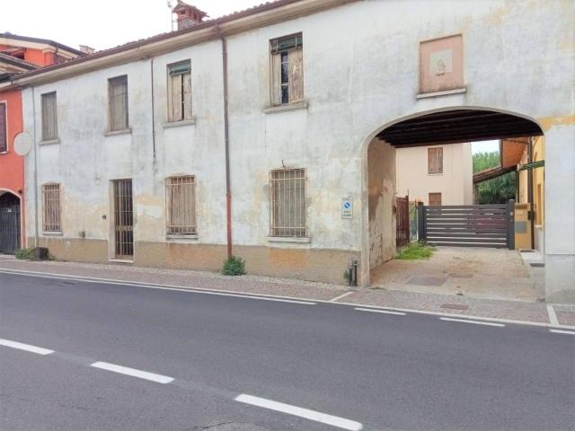 Villa Indipendente in vendita a Marmirolo, Lombardia