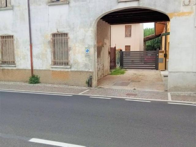 Villa Indipendente in vendita a Marmirolo, Lombardia