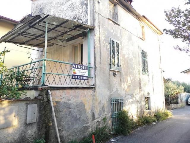 Villa Indipendente in vendita a Marina Di Massa, Toscana