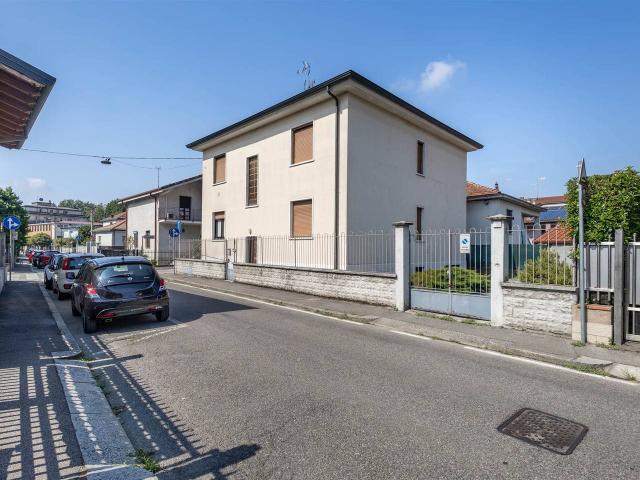 Villa Indipendente in vendita a Melzo, Lombardia