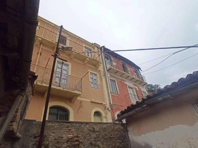 Villa Indipendente in vendita a San Filippo Superiore, Messina