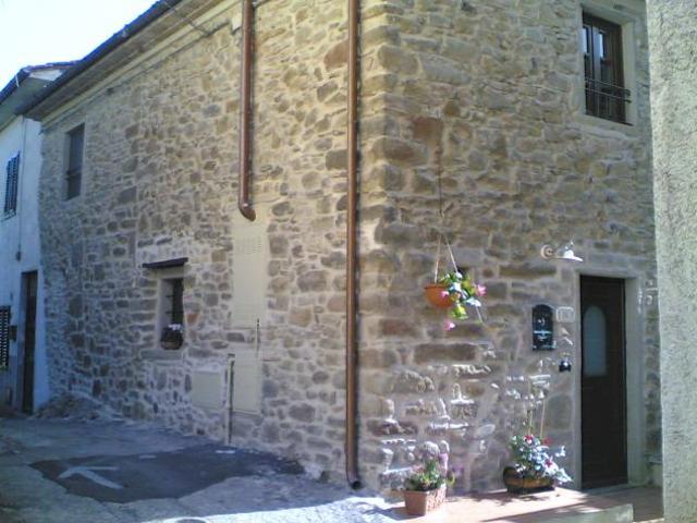 Villa Indipendente in vendita a Montale, Toscana