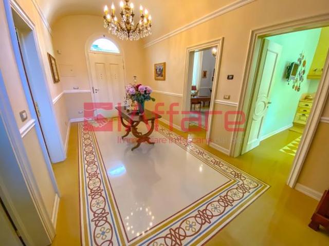 Villa Indipendente in vendita a Montecatini Terme, Toscana