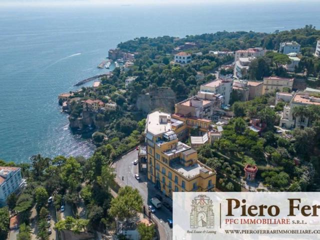 Villa Indipendente in vendita a Municipalità 1, Campania