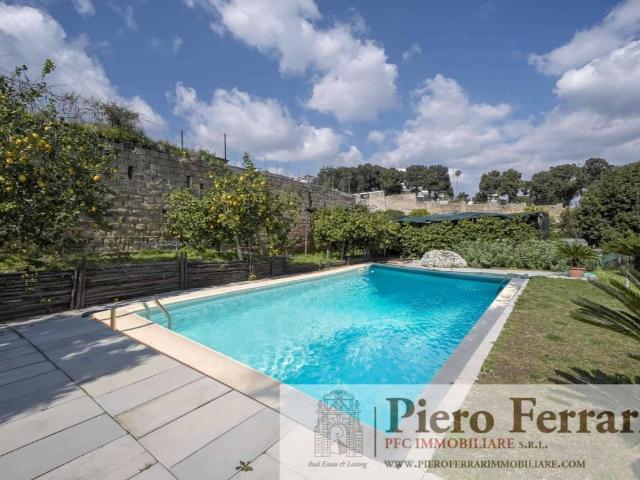 Villa Indipendente in vendita a Capo di Posillipo, Napola