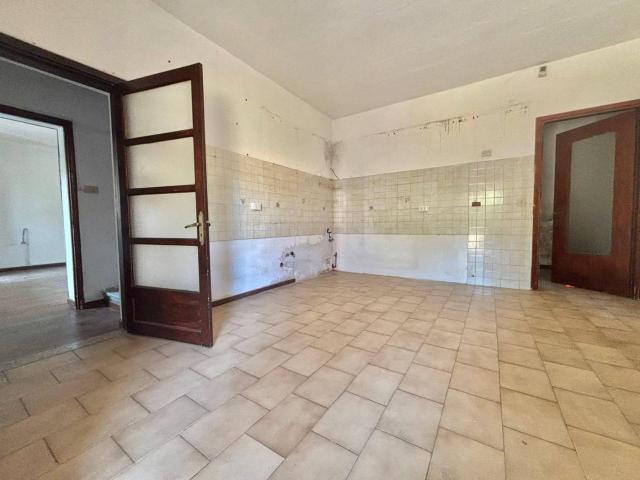 Villa Indipendente in vendita a Lumellogno, Novara