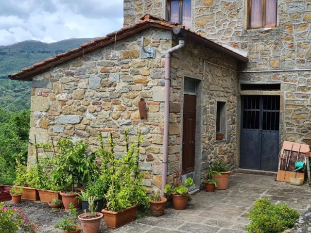 Villa Indipendente in vendita a Uzzano E Castello, Pistoia