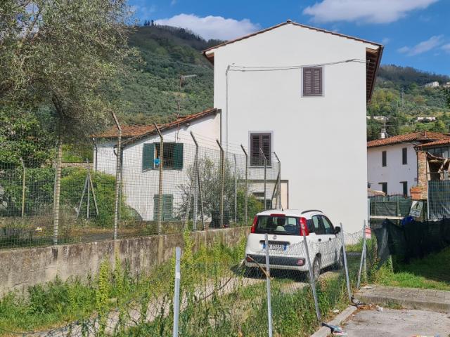 Villa Indipendente in vendita a Uzzano E Castello, Pistoia