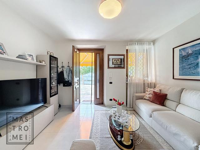 Villa Indipendente in vendita a Porcari, Toscana