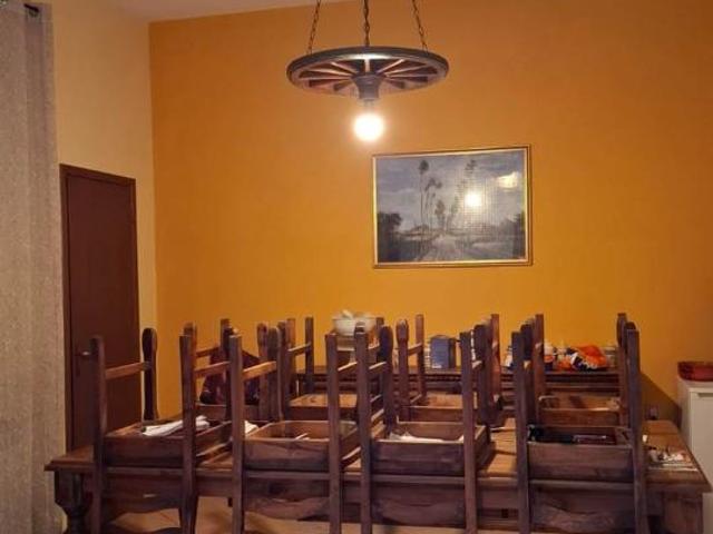 Villa Indipendente in vendita a Prato, Toscana
