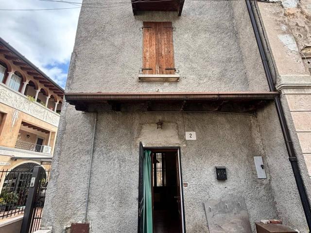 Villa Indipendente in vendita a Rezzato, Brescia