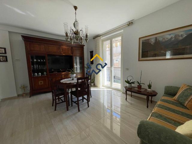 Villa Indipendente in vendita a Marina centro, Marche