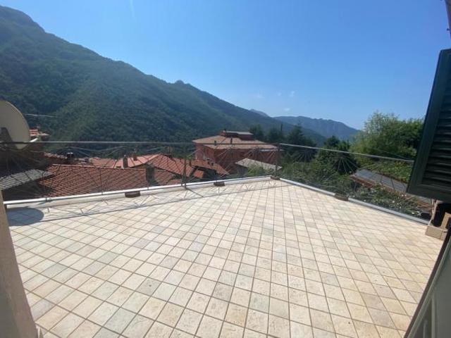 Appartamento in vendita a Stazzema, Toscana