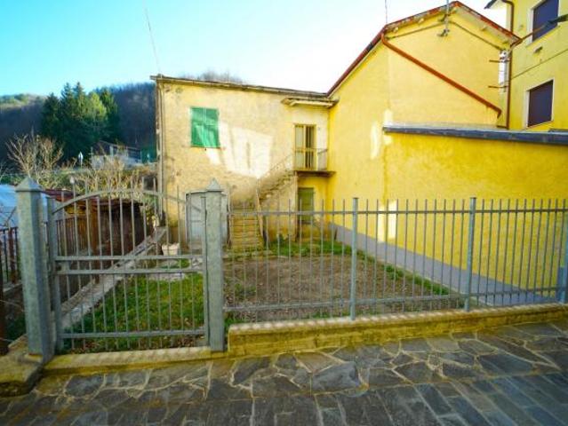 Villa Indipendente in vendita a Tornolo, Reggio Emilia