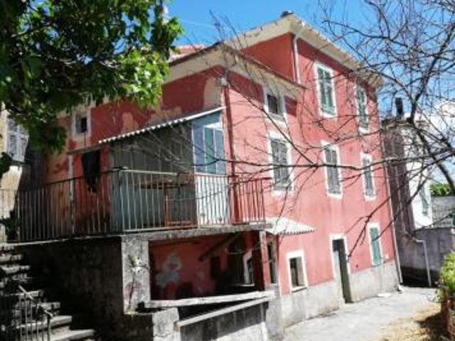 Appartamento in vendita a Varese Ligure, Liguria