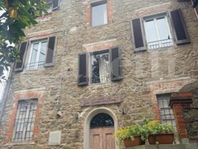 Villa Indipendente in vendita a Montecatini Terme, Toscana
