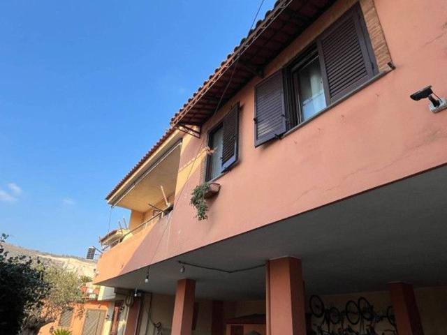 Casa in vendita a Acerra, Campania