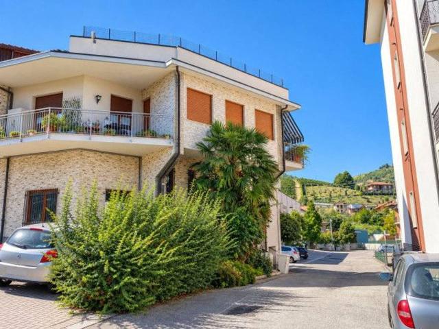 Casa in vendita a Borgo Moretta, Alba