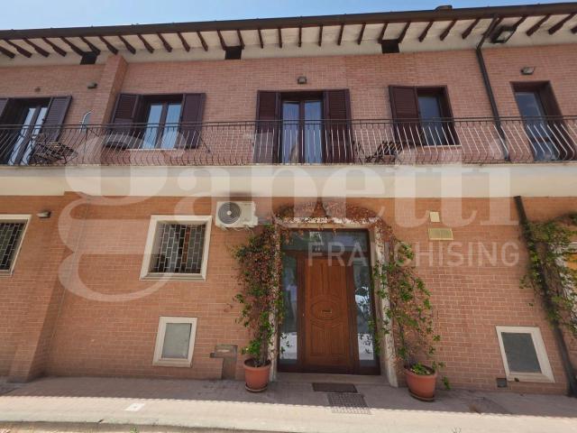 Casa in vendita a Assisi, Umbria