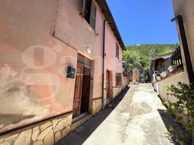 Casa in vendita a Pescocanale, Capistrello