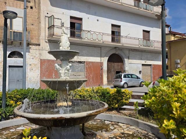 Casa in vendita a Maddaloni, Campania