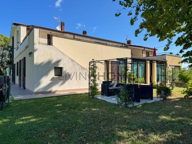 Casa in vendita a Rimini, Reggio Emilia