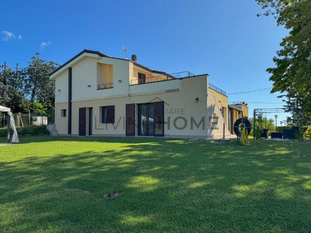 Casa in vendita a Rimini, Reggio Emilia