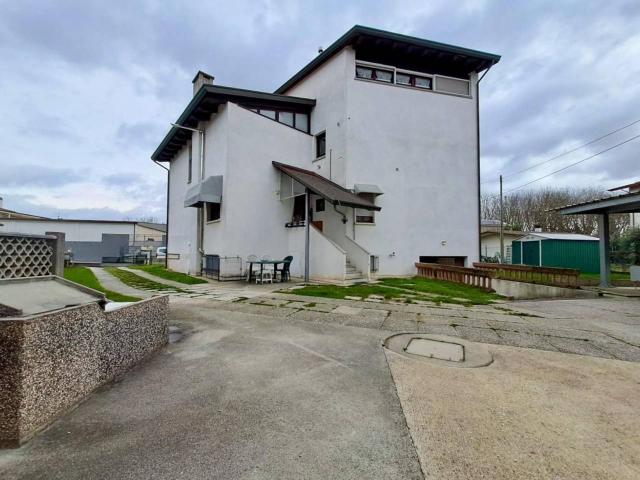 Casa in vendita a Sesto Al Reghena, Friuli-Venezia Giulia