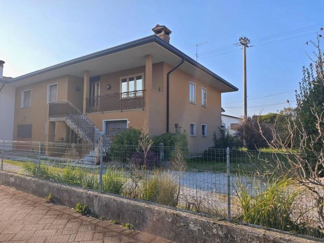 Casa in vendita a Zoppola, Friuli-Venezia Giulia