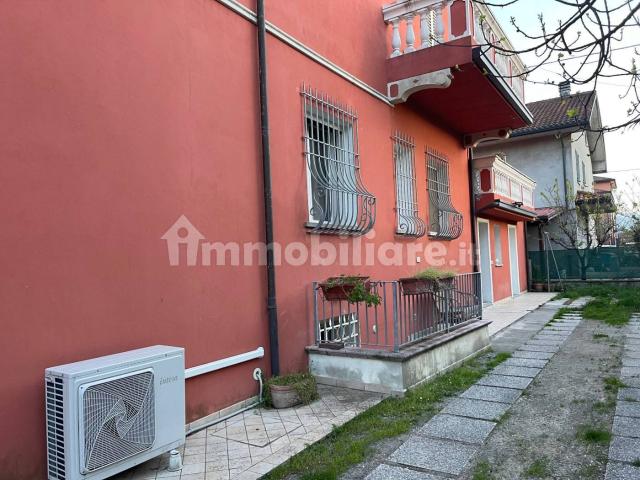 Villa Indipendente in affitto a Bussecchio, Forlì