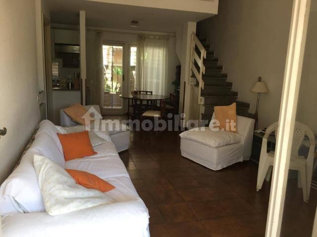 Villa Indipendente in affitto a Marina di San Nicola, Roma Capitale
