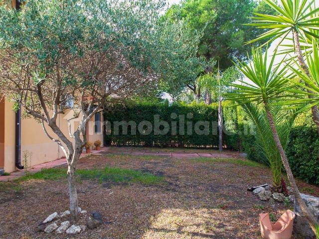 Villa Indipendente in affitto a Aci Sant'antonio, Sicilia