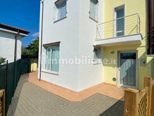 Villa Indipendente in affitto a San Leonardo, Marina Di Massa