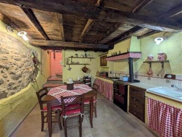 Rustico in vendita a Palagnana, Stazzema