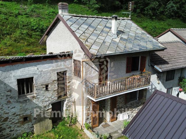 Palazzo in vendita a Presa del Luj, Piemonte